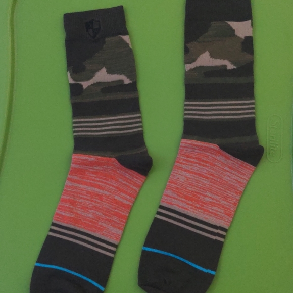 2 for $20 🧡💚SA CAMO SHARP SHOT CREW SOCKS💚🧡 - Picture 2 of 4